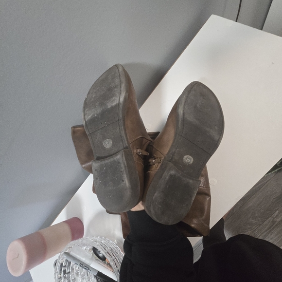 Tall boots - Picture 4 of 4